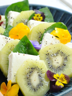 ☆キウイとクリームチーズのカプレーゼ風☆-レシピのメイン写真