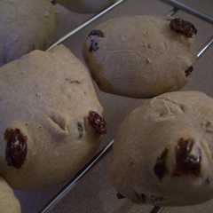 รูปของ 自家製酵母　プチレーズンパン　HB使用