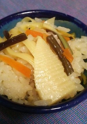 春♬たけのことわらびの炊き込みご飯-レシピのメイン写真