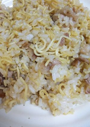 余った焼きそばでそばめし塩ﾊﾞｰｼﾞｮﾝ-レシピのメイン写真