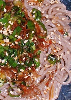 冷やし蕎麦（乾麺）・ごま油とかつお醤油味-レシピのメイン写真
