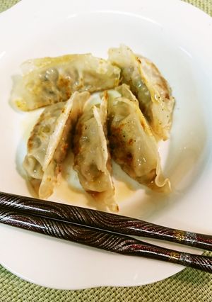 冷凍餃子にごま油とタバスコがけ-レシピのメイン写真