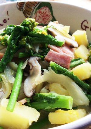 ベーコン菜の花セロリ新玉ねぎの肉じゃが風-レシピのメイン写真
