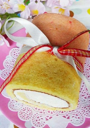 お祝いに❤紅白ロールケーキ♪♪-レシピのメイン写真