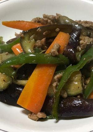 なすとにんじん、ピーマンのひき肉の油炒め-レシピのメイン写真