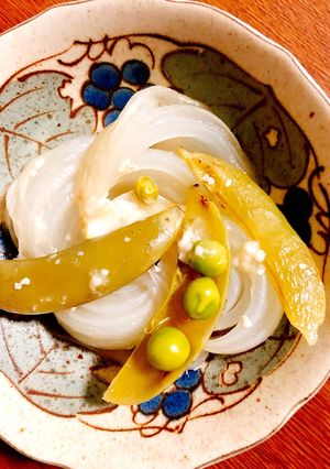 時短♪スナップえんどうと新玉ねぎの塩麹煮-レシピのメイン写真