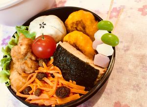 お弁当♡三色団子風♡可愛い枝豆蒲鉾ピック-レシピのメイン写真
