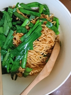 ニラ1束まぜそばインスタントラーメン-レシピのメイン写真
