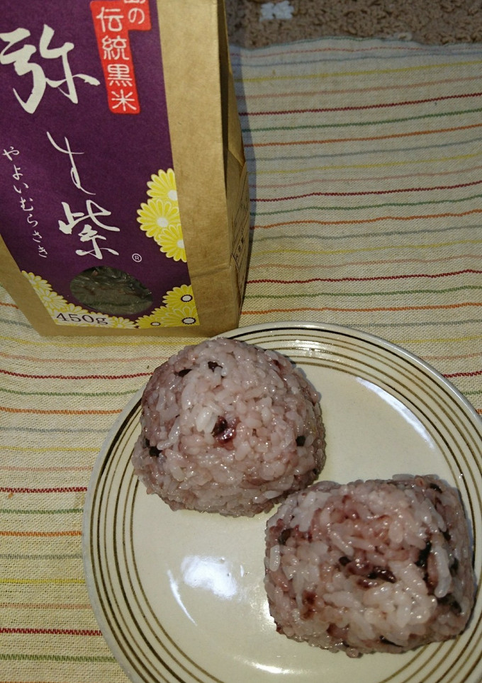 もっちもち！黒米のおにぎり-レシピのメイン写真