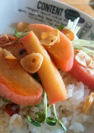 大活躍の予感☆かまぼこのにんにくバター丼-レシピのメイン写真