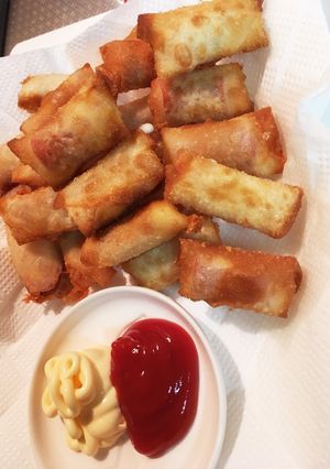 ワンタン、餃子の皮でソーセージチーズ巻き-レシピのメイン写真