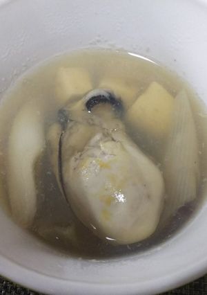 簡単・牡蠣と梅干しのお吸い物-レシピのメイン写真