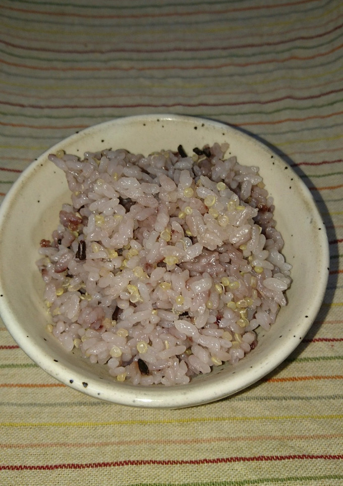 もっちもち！キヌアと黒米のご飯-レシピのメイン写真