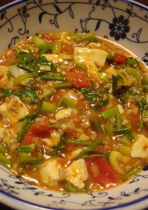 春らしく軽快に♪せりとトマトの麻婆豆腐-レシピのメイン写真
