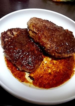 旦那に大好評のハンバーグ-レシピのメイン写真