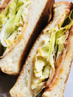 ハムチーズ&レタスのトーストサンドイッチ-レシピのメイン写真