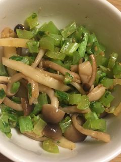 何故かモチモチ!大根の皮と葉の炒め物!-レシピのメイン写真