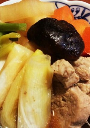 簡単♪ヒレ肉とネギ、大根、にんじんの煮物-レシピのメイン写真