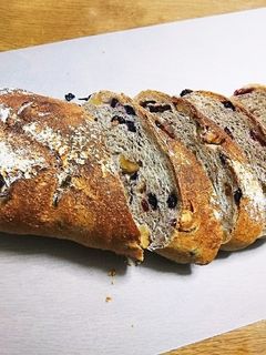 ドライフルーツとくるみのライ麦パン-レシピのメイン写真