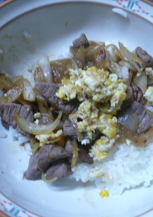 牛肉と玉ねぎのコク旨丼　黒酢使用-レシピのメイン写真