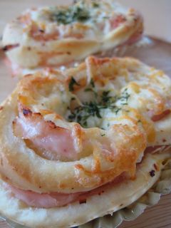 ハムとチーズのお惣菜パン-レシピのメイン写真