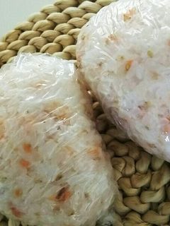 鮭とゴマのおにぎり-レシピのメイン写真