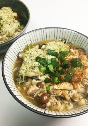 手抜きシンプル満腹♪ 鶏ときのこのスープ-レシピのメイン写真