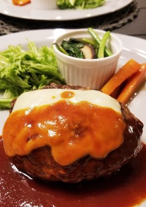 チーズハンバーグ♪デミソースをのせて！-レシピのメイン写真