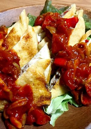 ブリトー風包み焼き〜トマトソース添え〜-レシピのメイン写真