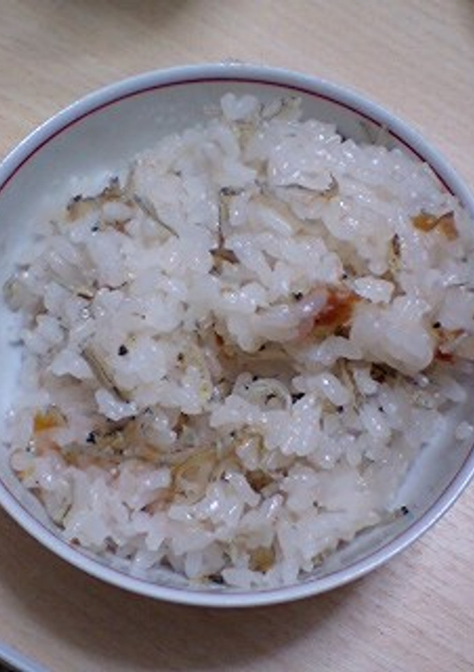 しらす干しと梅干しの炊き込みごはん♪-レシピのメイン写真
