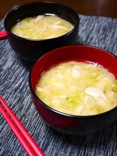 簡単!風邪に☆葱たっぷり舞茸生姜お味噌汁-レシピのメイン写真