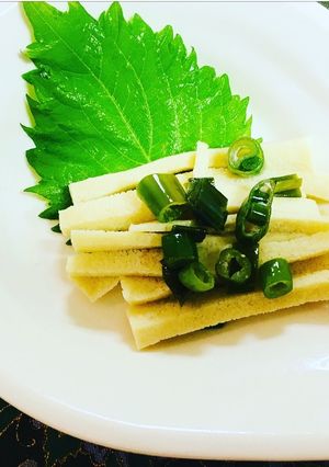 塩酒粕万能ネギ油で♪高野豆腐の押し豆腐風-レシピのメイン写真