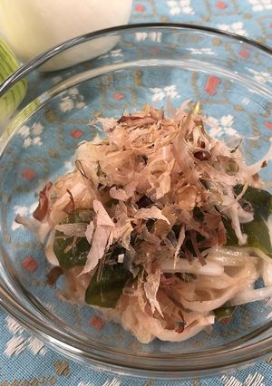 玉ねぎとわかめの梅サラダ-レシピのメイン写真