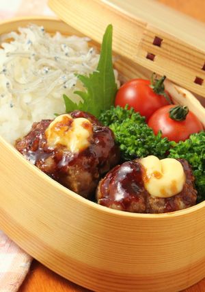 お弁当のハンバーグ★豚カルビマヨネーズ-レシピのメイン写真