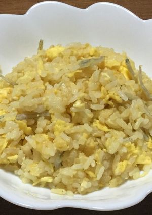 雑な男料理：ちりめんじゃこの炒飯！！-レシピのメイン写真
