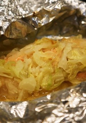 鮭とキャベツの味噌バターホイル蒸し-レシピのメイン写真
