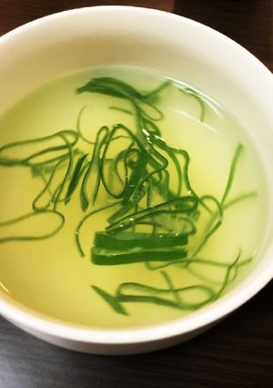 丸鶏生姜スープ-レシピのメイン写真