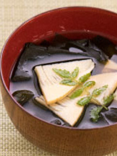 筍とわかめのお吸い物-レシピのメイン写真