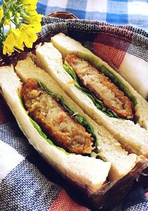 市販のコロッケで簡単★もりもりサンド-レシピのメイン写真