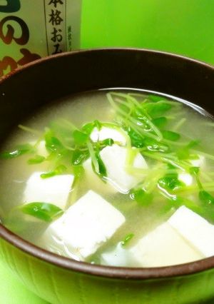＊液みそで豆苗と豆腐のみそ汁＊-レシピのメイン写真