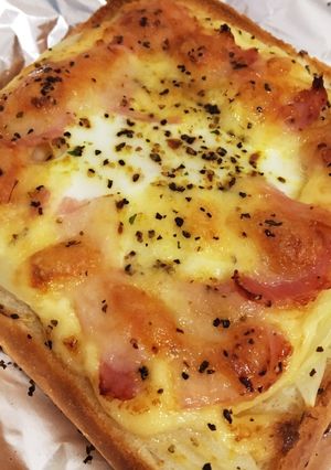 朝食に★ベーコンオニオンエッグトースト-レシピのメイン写真