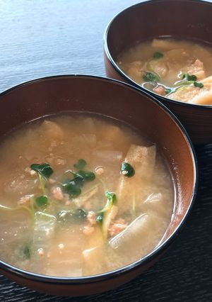 鮭フレークで簡単！鮭と大根の味噌汁-レシピのメイン写真