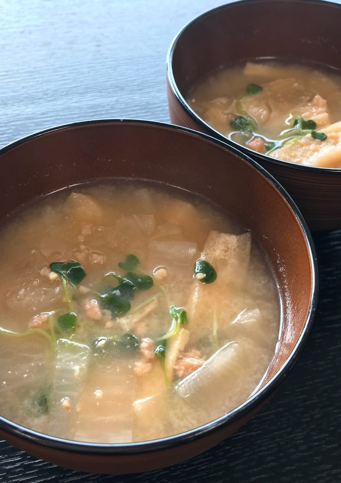 鮭フレークで簡単！鮭と大根の味噌汁-レシピのメイン写真