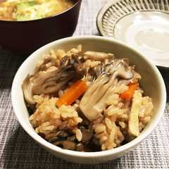 รูปของ ヘルシー！舞茸たっぷり炊き込みご飯