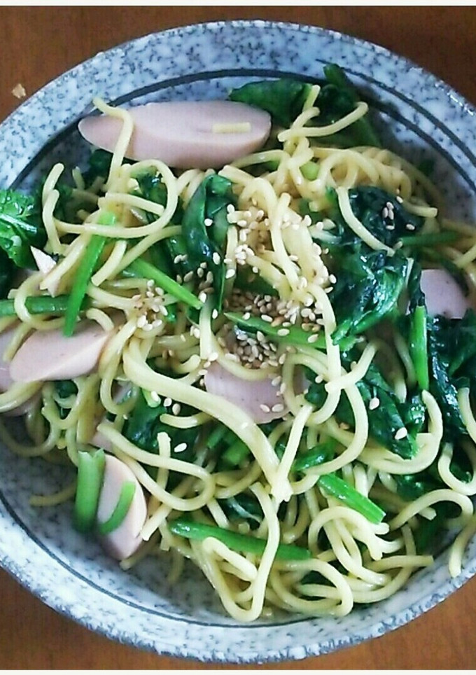 簡単！ほうれん草と魚肉ソーセージ焼きそば-レシピのメイン写真