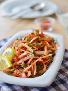 トルコ料理☆スパイシーオニオンサラダ-レシピのメイン写真