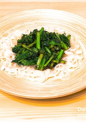 菜の花と春菊の胡麻ポン和え新玉と一緒に-レシピのメイン写真