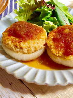 簡単!丸ごと新玉ねぎのご馳走ハンバーグ♡-レシピのメイン写真