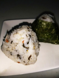 美味しい!しそ梅おにぎり!-レシピのメイン写真