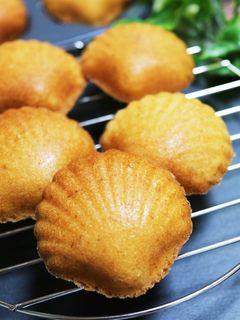 ふわふわしっとり!簡単マドレーヌ♪-レシピのメイン写真